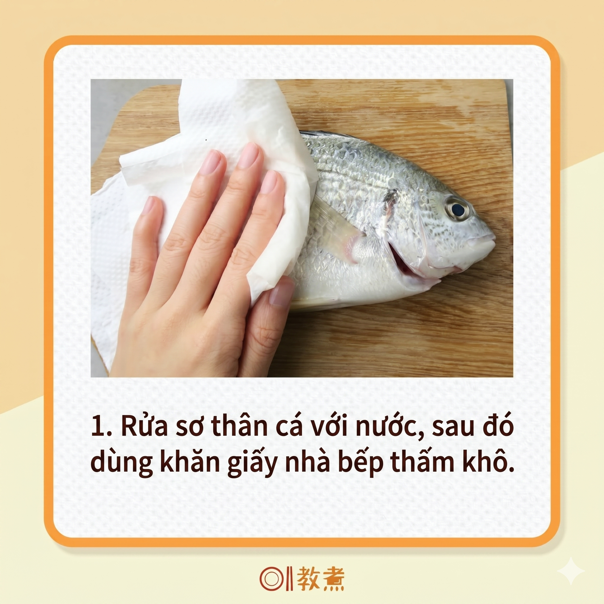 Mẹo đ&aacute;nh vảy c&aacute;: Kh&ocirc;ng cần dao hay đồ b&agrave;o, chỉ d&ugrave;ng 1 "phế liệu" nhỏ l&agrave; đ&atilde; sạch sẽ, kh&ocirc;ng lo đứt tay, vảy c&aacute; kh&ocirc;ng văng tung t&oacute;e- Ảnh 3.