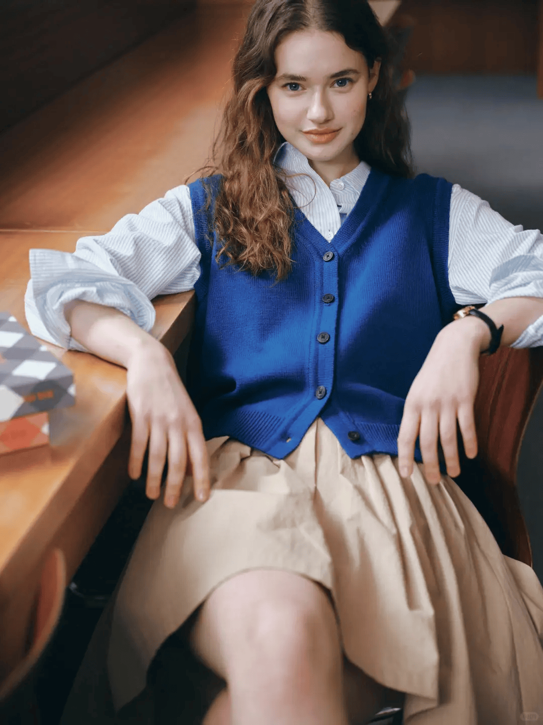 3 gam m&agrave;u "cực phẩm" đang khiến phụ nữ ch&acirc;u &Aacute; "ph&aacute;t cuồng" h&egrave; 2026: Mặc l&ecirc;n l&agrave; thấy m&aacute;t, soi gương l&agrave; thấy sang, da v&agrave;ng diện cực hợp- Ảnh 20.