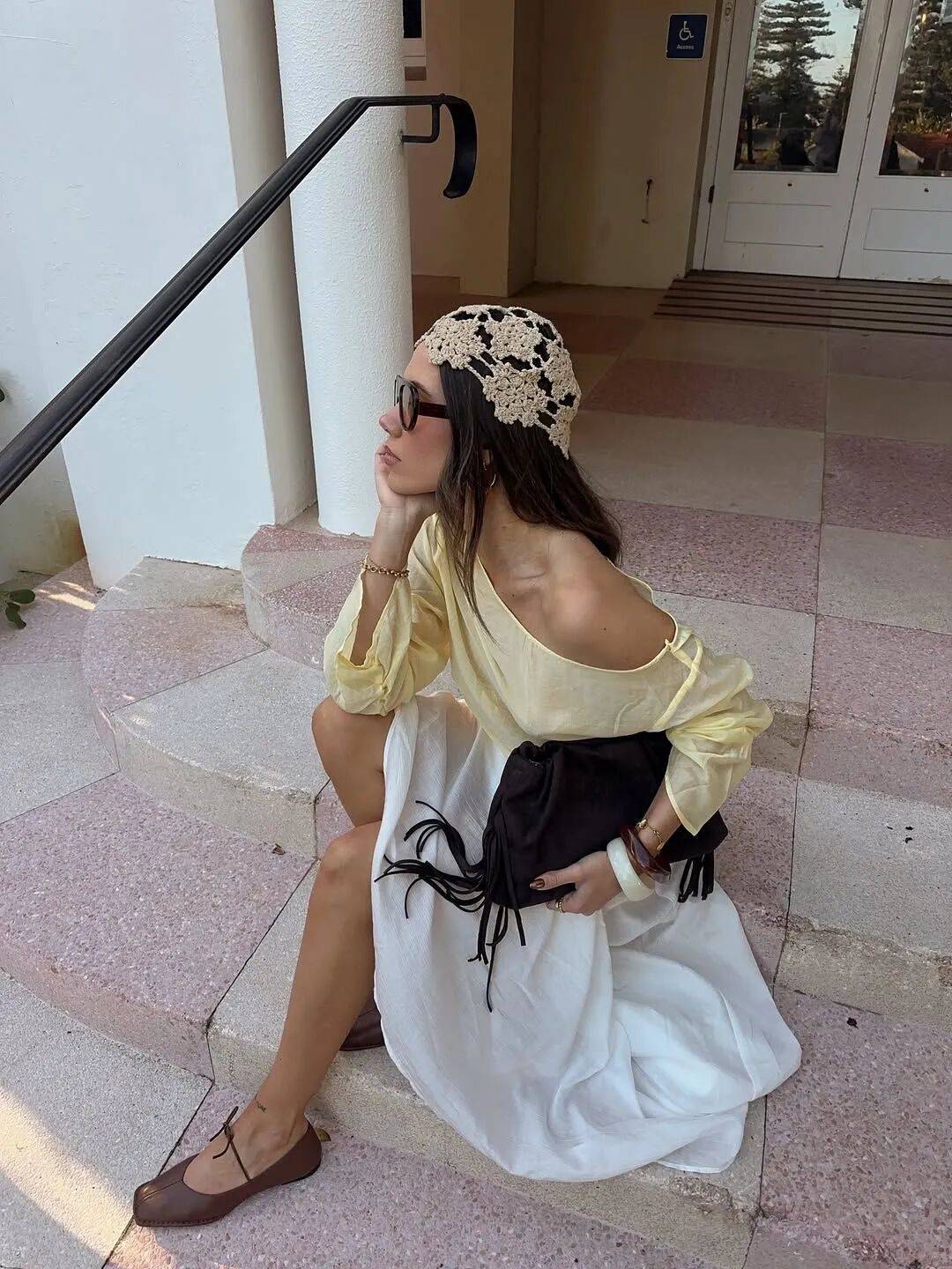 4 kiểu &aacute;o lộ vai đang 'khuynh đảo' h&egrave; 2026: Phụ nữ 30+ diện l&ecirc;n trẻ ra cả chục tuổi, khoe kh&eacute;o xương quai xanh đẹp kh&oacute; cưỡng- Ảnh 2.