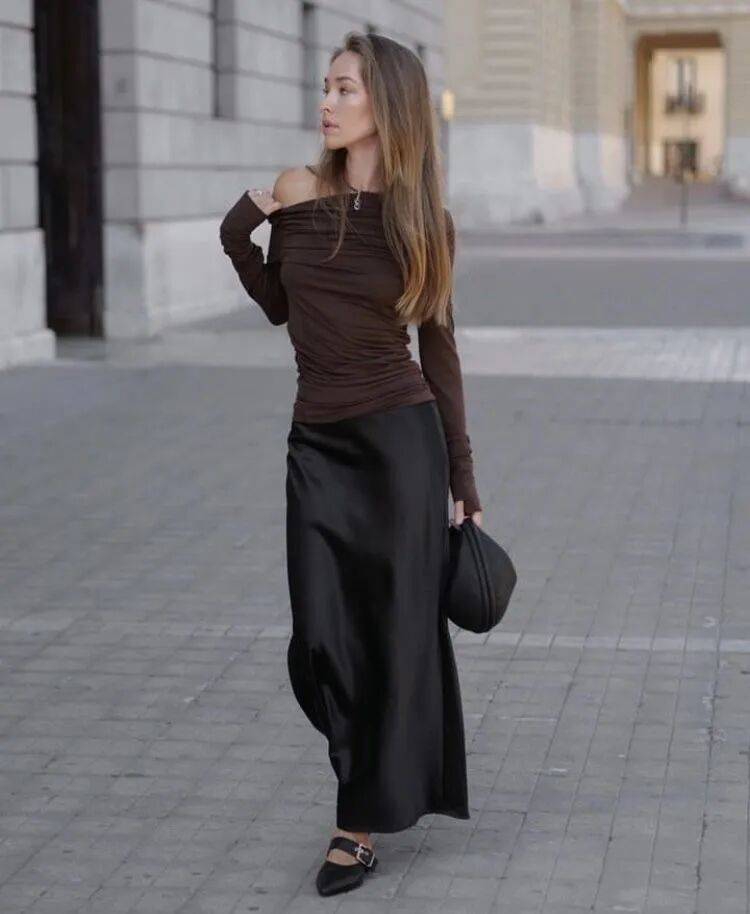 4 kiểu &aacute;o lộ vai đang 'khuynh đảo' h&egrave; 2026: Phụ nữ 30+ diện l&ecirc;n trẻ ra cả chục tuổi, khoe kh&eacute;o xương quai xanh đẹp kh&oacute; cưỡng- Ảnh 8.