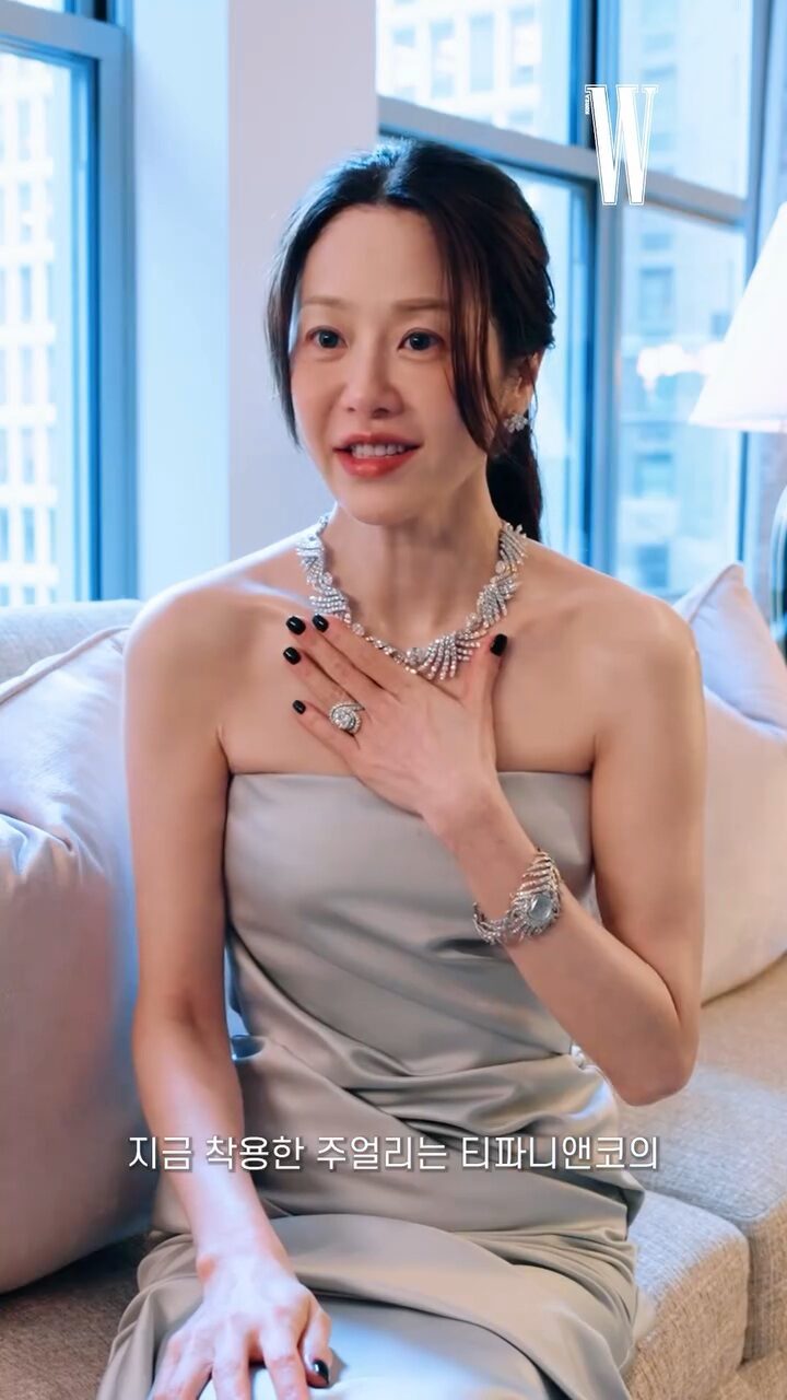 Nữ diễn vi&ecirc;n hạng A bị đại gia 34 ngh&igrave;n tỷ ruồng bỏ chia cho c&oacute; 27 tỷ rồi cấm gặp con, nay t&agrave;n tạ hốc h&aacute;c kh&ocirc;ng thể tin nổi- Ảnh 2.