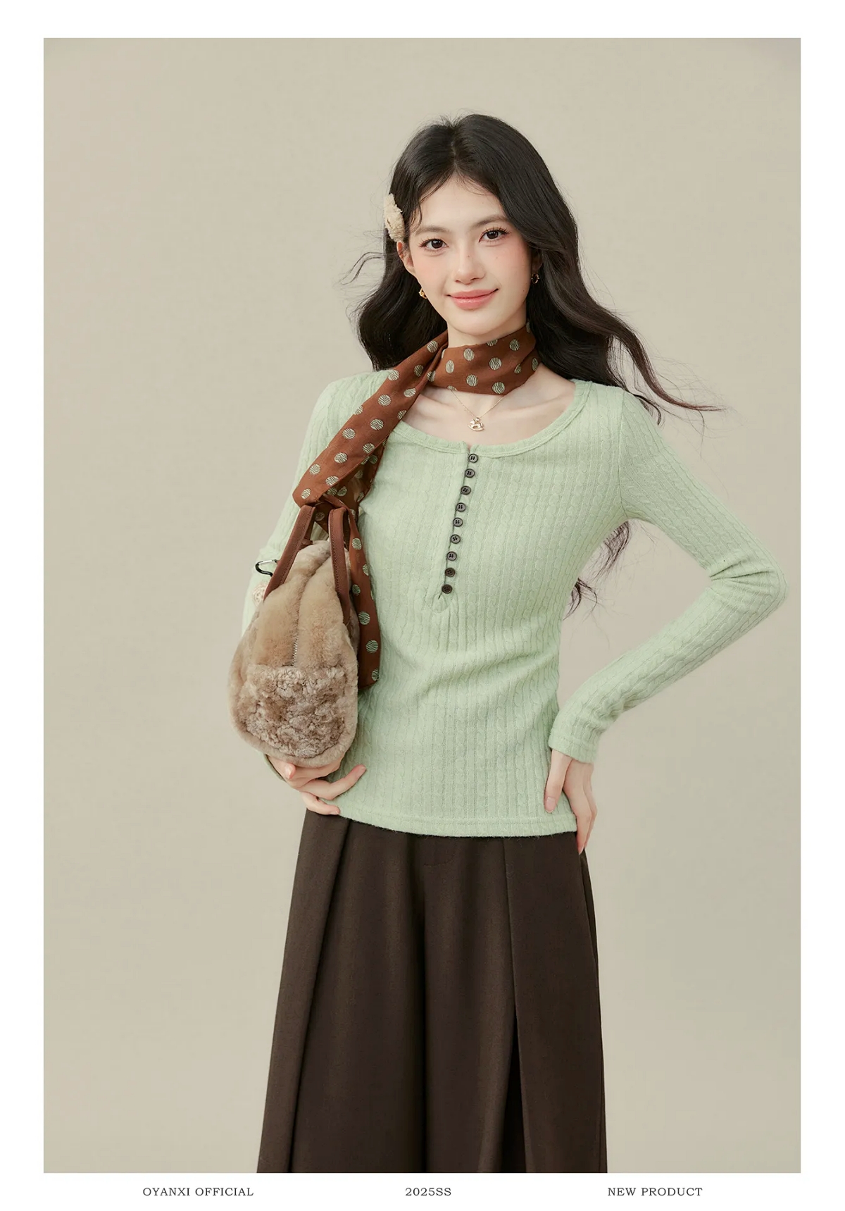 Kh&ocirc;ng hề &ldquo;k&eacute;n&rdquo; như lời đồn: 7 outfit xanh l&aacute; gi&uacute;p bạn mặc l&ecirc;n l&agrave; sang ngay trong ng&agrave;y h&egrave;- Ảnh 10.