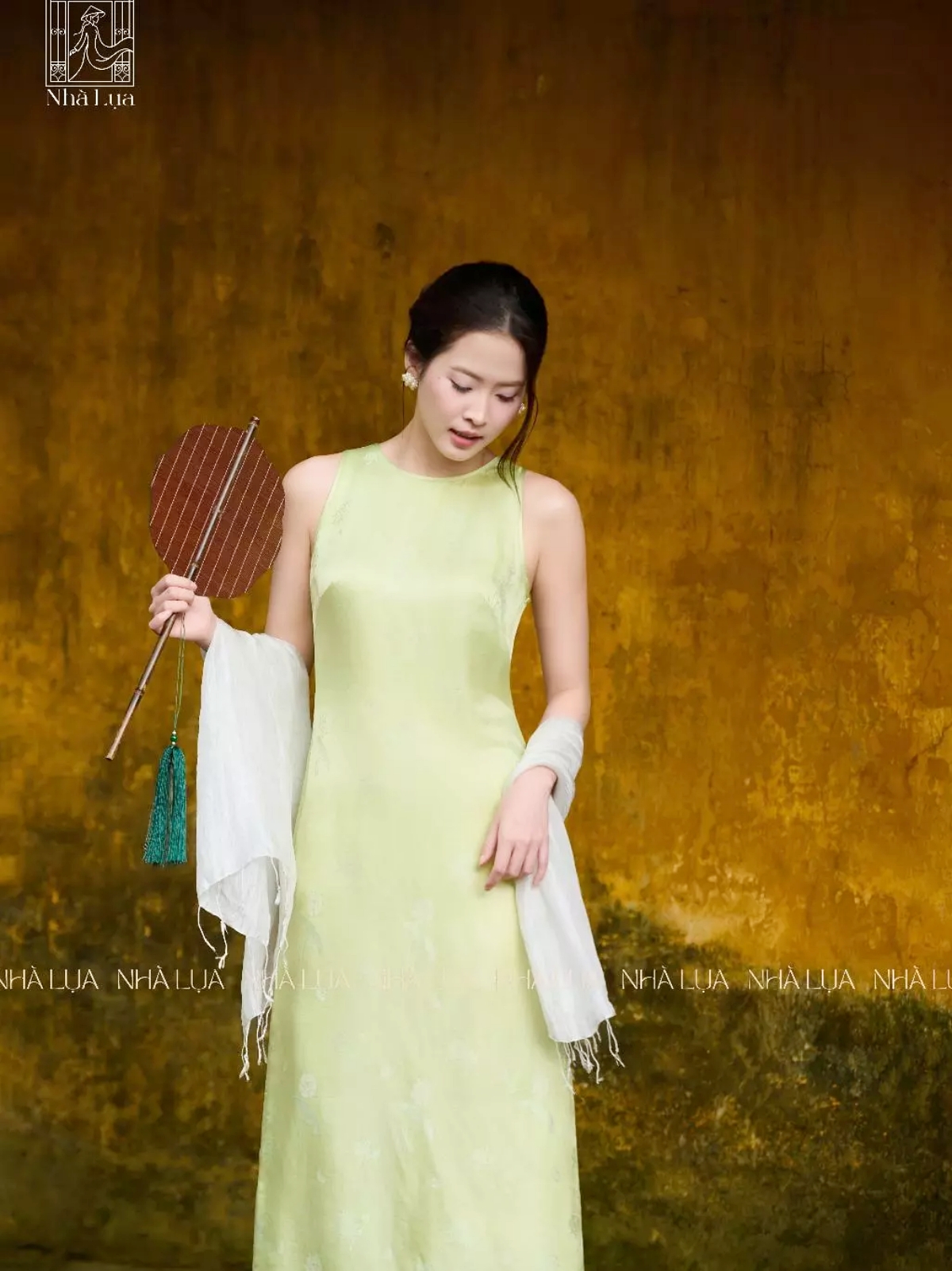 Kh&ocirc;ng hề &ldquo;k&eacute;n&rdquo; như lời đồn: 7 outfit xanh l&aacute; gi&uacute;p bạn mặc l&ecirc;n l&agrave; sang ngay trong ng&agrave;y h&egrave;- Ảnh 8.