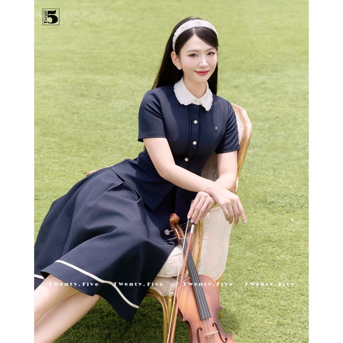 Xanh navy đang &ldquo;so&aacute;n ng&ocirc;i&rdquo; m&agrave;u đen, gi&uacute;p bộ n&agrave;o bộ nấy tr&ocirc;ng &ldquo;đắt tiền&rdquo; hơn hẳn- Ảnh 9.