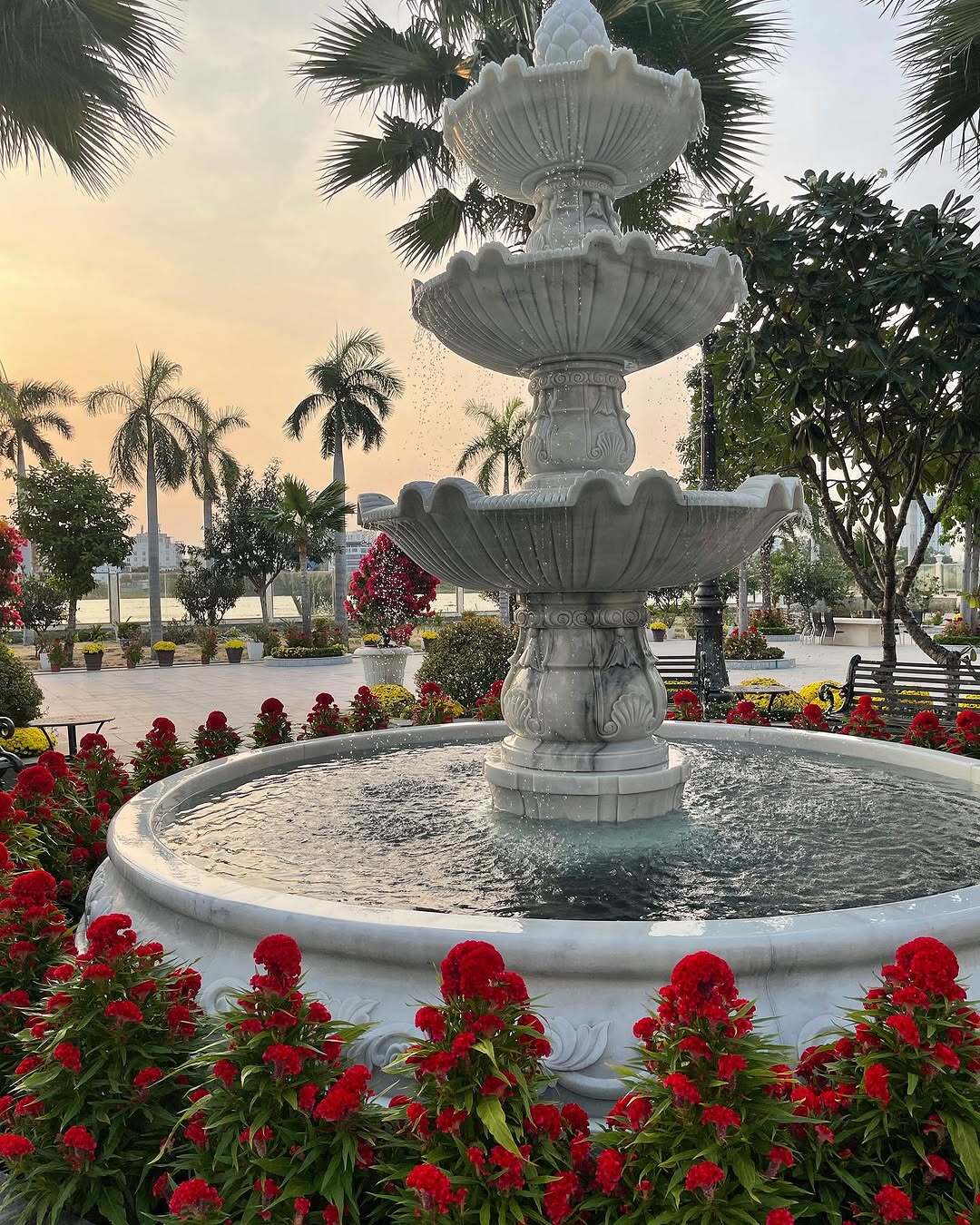 Mỹ nh&acirc;n 26 tuổi cưới ch&aacute;u trai gia tộc gi&agrave;u bậc nhất Việt Nam: Sống trong dinh thự d&aacute;t v&agrave;ng, s&acirc;n nh&agrave; đủ đỗ chục chiếc xe hơi- Ảnh 11.