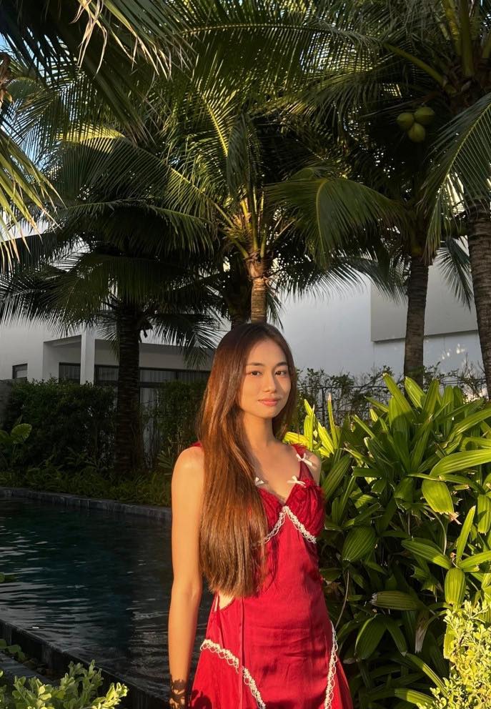 Tiểu tam đ&aacute;ng gh&eacute;t trong phim "B&oacute;ng ma hạnh ph&uacute;c" giữ eo 52cm, v&oacute;c d&aacute;ng gợi cảm nhờ 1 th&oacute;i quen "đều như vắt tranh" - Ảnh 2.