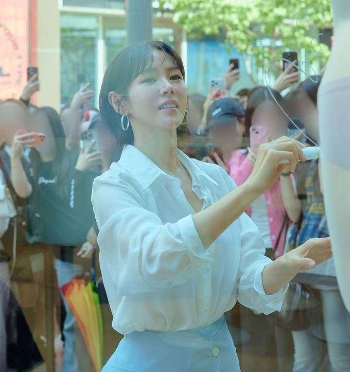 N&oacute;i Hyun Bin l&agrave; người đ&agrave;n &ocirc;ng may mắn nhất thế gian l&agrave; đ&uacute;ng!- Ảnh 4.