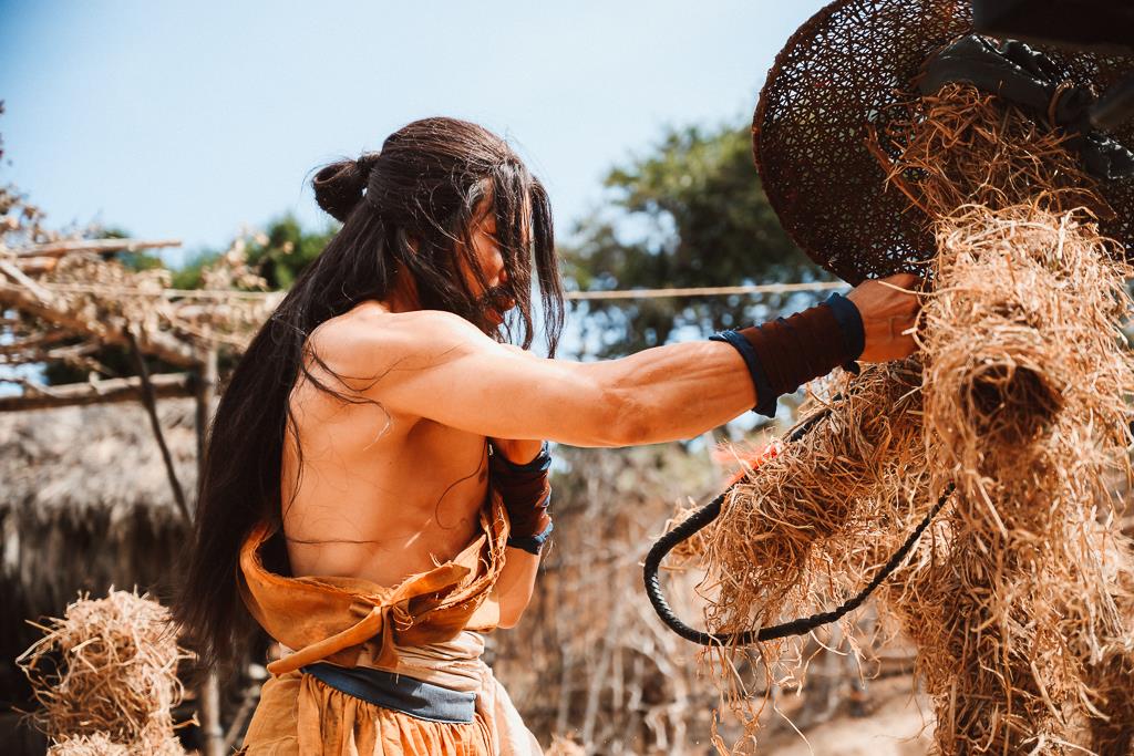 &ldquo;Tr&ugrave;m S&ograve;&rdquo;: Khi anh h&ugrave;ng kh&ocirc;ng c&ograve;n ho&agrave;n hảo, m&agrave; gần gũi v&agrave; đời hơn - Ảnh 2.