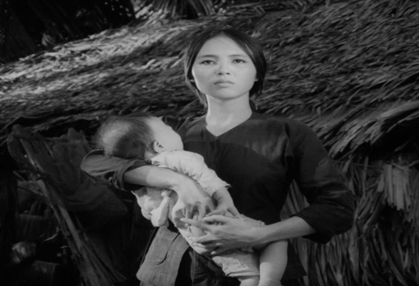 Nam NSND lương 6 triệu/th&aacute;ng, sống b&ecirc;n mỹ nh&acirc;n đ&igrave;nh đ&aacute;m trong căn nh&agrave; 4 tầng ở phố Gi&aacute;p Nhị- Ảnh 4.