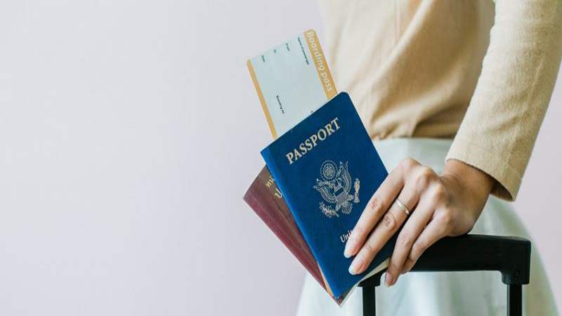 Một loạt chủ hộ, c&aacute; nh&acirc;n kinh doanh c&oacute; t&ecirc;n sau bị tạm ho&atilde;n xuất cảnh - Ảnh 1.