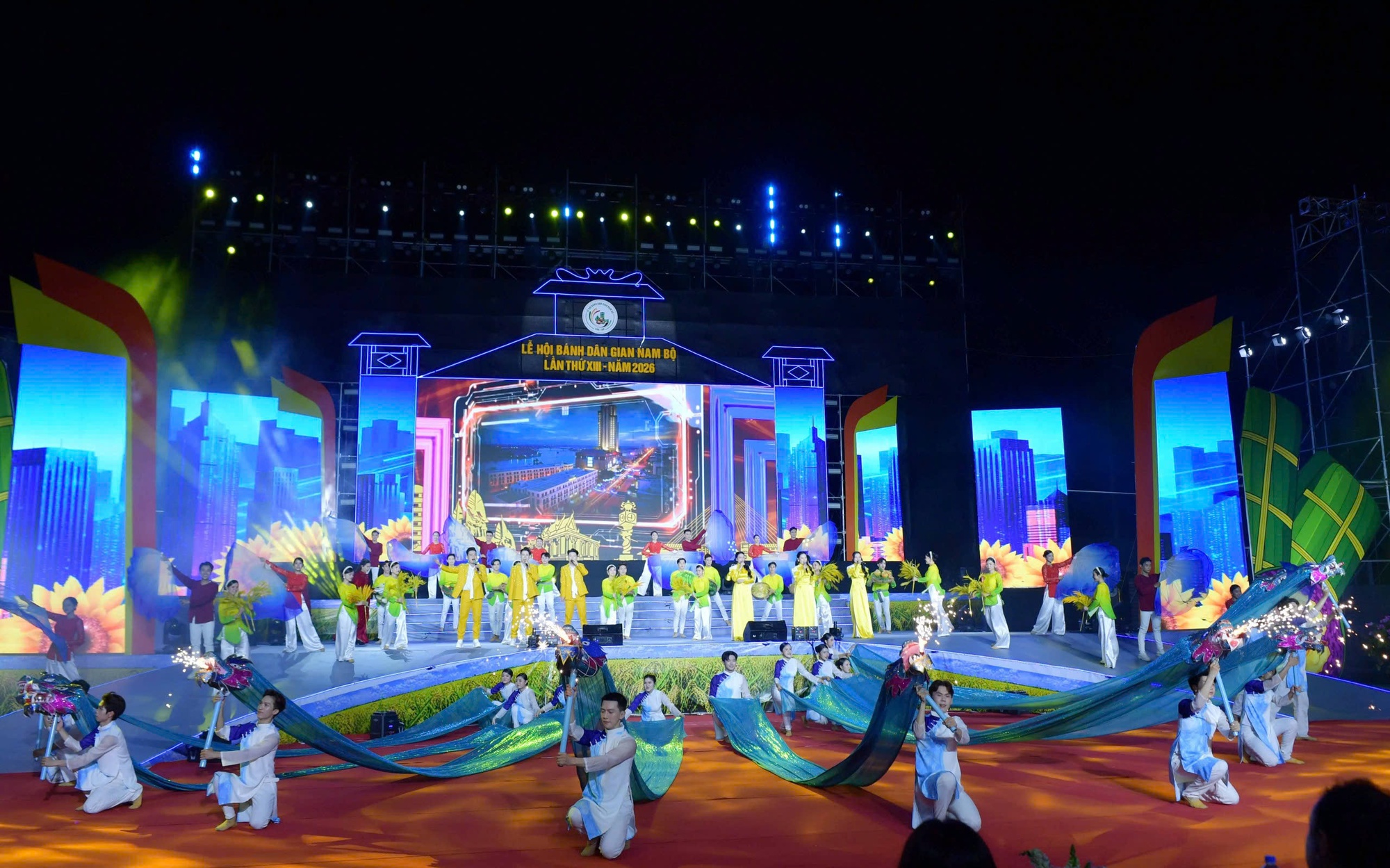 13 năm v&agrave; sức h&uacute;t chưa bao giờ hạ nhiệt của Lễ hội B&aacute;nh d&acirc;n gian Nam Bộ - Ảnh 4.