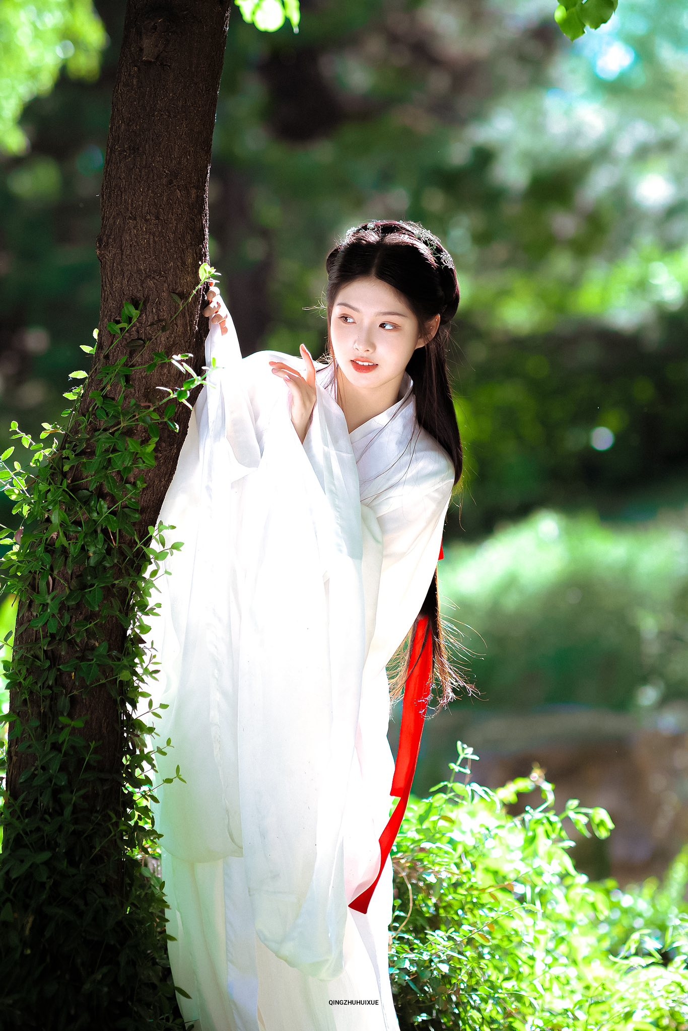 Mới c&oacute; một Tiểu Long Nữ bớt 7 phần lạnh l&ugrave;ng, th&ecirc;m 3 phần dịu ngọt: Mỹ nh&acirc;n cổ trang trời sinh, 17 tuổi chạm đỉnh nhan sắc- Ảnh 6.