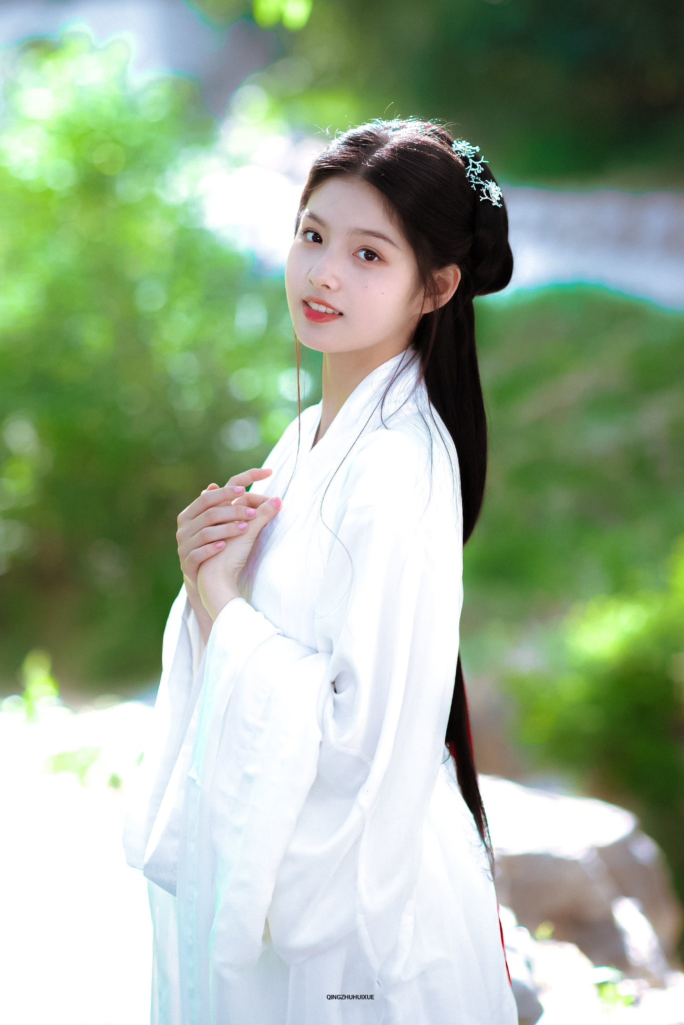 Mới c&oacute; một Tiểu Long Nữ bớt 7 phần lạnh l&ugrave;ng, th&ecirc;m 3 phần dịu ngọt: Mỹ nh&acirc;n cổ trang trời sinh, 17 tuổi chạm đỉnh nhan sắc- Ảnh 3.