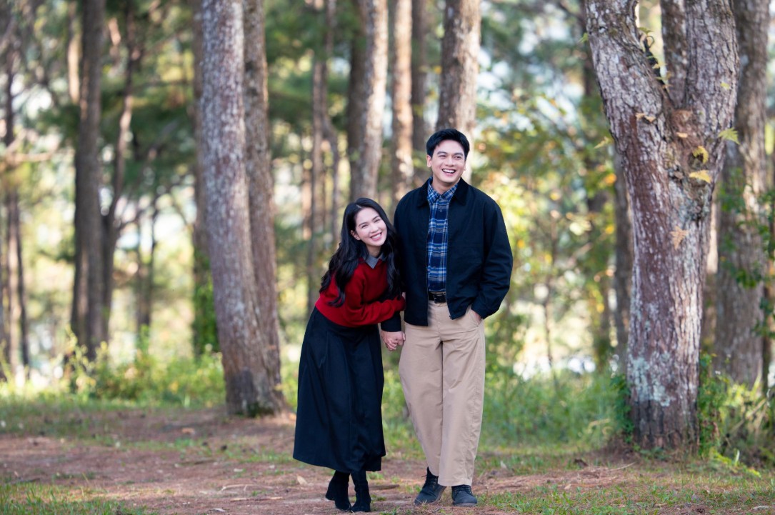 Nh&igrave;n đ&ocirc;i chim cu n&agrave;y h&ocirc;n nhau m&agrave; tim nhảy khỏi lồng ngực: Ti&ecirc;n đồng ngọc nữ của Việt Nam, đẹp đến thế l&agrave; c&ugrave;ng- Ảnh 7.