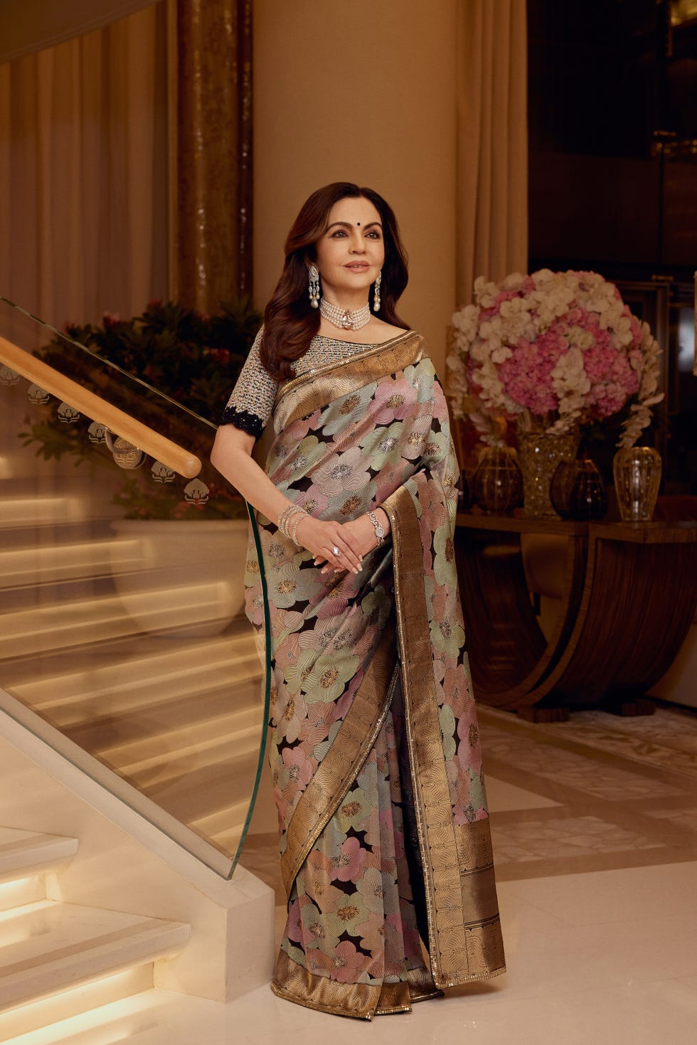 Người phụ nữ gi&agrave;u nhất ch&acirc;u &Aacute; đeo vi&ecirc;n kim cương c&oacute; một kh&ocirc;ng hai tr&ecirc;n đời đến tiệc c&oacute; Jennie- Ảnh 4.