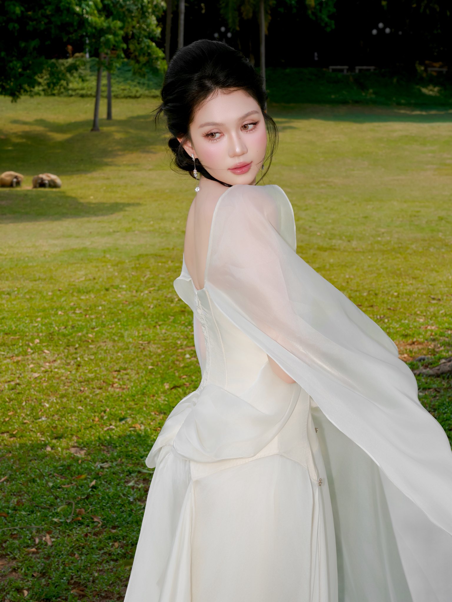 "Vạn vật đều thua khi Ngọc Trinh xuống phố"- Ảnh 5.