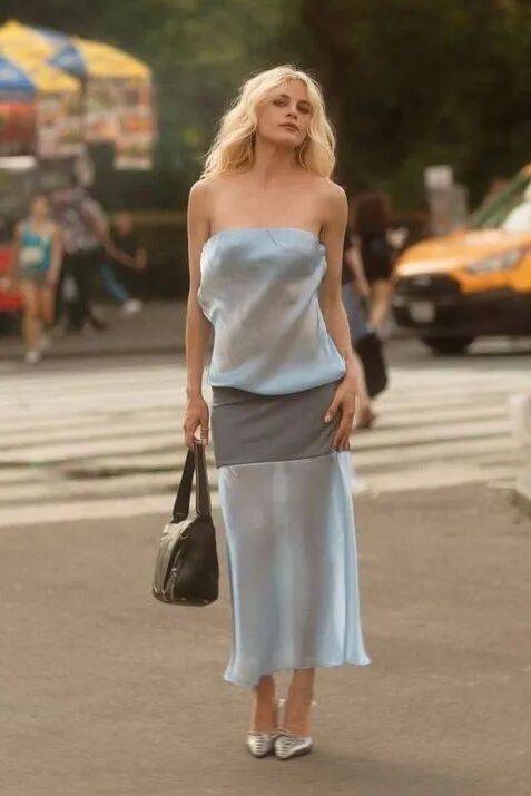 Qu&ecirc;n xanh navy v&agrave; trắng nh&agrave;m ch&aacute;n đi: H&egrave; 2026 phụ nữ s&agrave;nh điệu chỉ m&ecirc; đ&uacute;ng 1 gam m&agrave;u n&agrave;y, mặc l&ecirc;n trẻ ra cả chục tuổi- Ảnh 14.