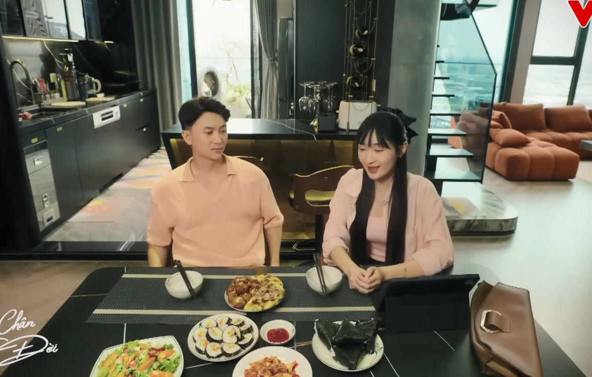 Lần đầu thấy nữ ch&iacute;nh phim Việt bị đổ oan m&agrave; netizen lại mở tiệc ăn mừng, c&aacute;i n&agrave;y gọi l&agrave; "sống sao được vậy"- Ảnh 1.