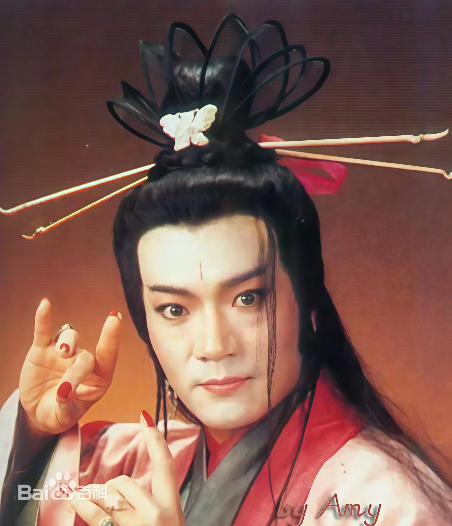 Đ&acirc;y đ&iacute;ch thị l&agrave; tạo h&igrave;nh cổ trang đ&aacute;ng sợ nhất phim Việt, netizen ngay lập tức triệu hồi Đ&ocirc;ng Phương Bất Bại- Ảnh 3.