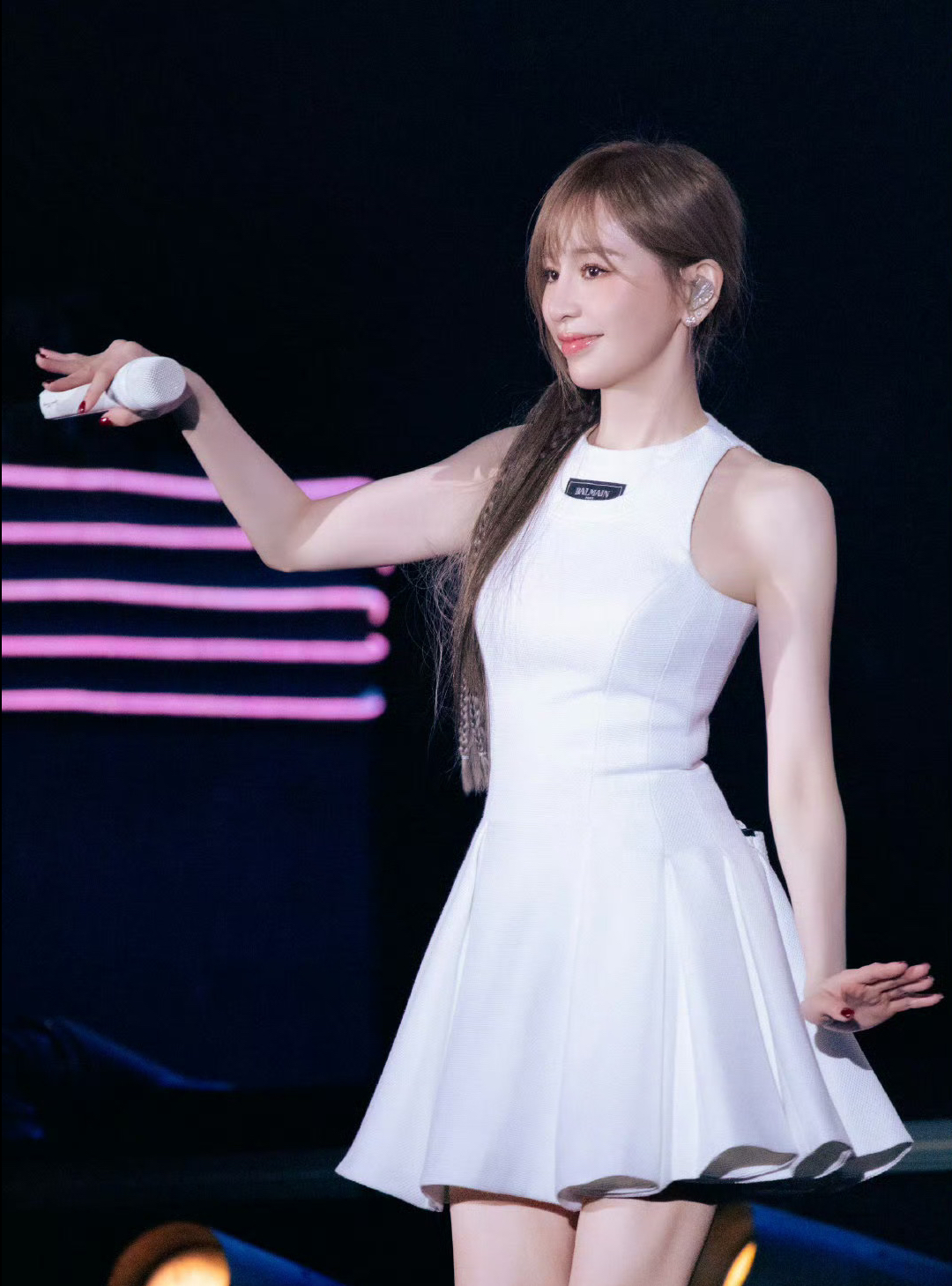 Mỹ nh&acirc;n được giới CEO cả nước bảo vệ bằng mọi gi&aacute;: Thi Chị Đẹp c&oacute; d&agrave;n đại gia "chống lưng", cất giọng hiểu lu&ocirc;n l&yacute; do- Ảnh 4.