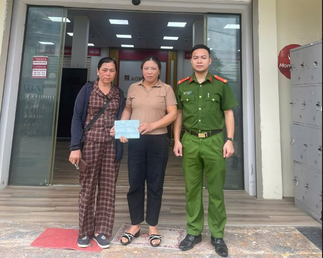 T&agrave;i khoản của 1 c&ocirc;ng ty ph&aacute;t sinh chuyển khoản 570 triệu đồng với người phụ nữ ở N&agrave; Hang: C&ocirc;ng an lập tức x&aacute;c minh giao dịch- Ảnh 2.