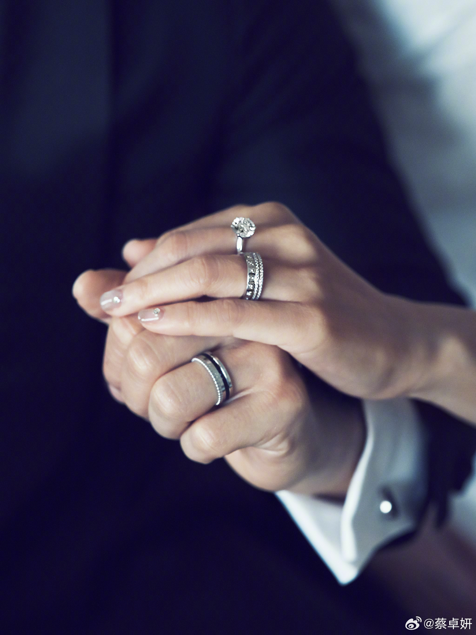  &ldquo;Tượng đ&agrave;i thanh xu&acirc;n&rdquo; Th&aacute;i Tr&aacute;c Nghi&ecirc;n (TWINS) cưới &ldquo;hồng h&agrave;i nhi&rdquo; k&eacute;m 10 tuổi sau khi bị thiếu gia s&ograve;ng bạc cắm sừng- Ảnh 2.