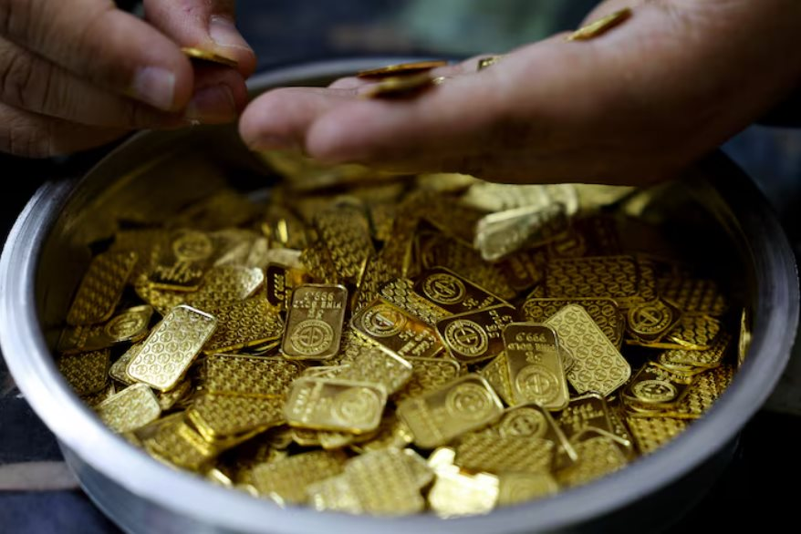 Gi&aacute; v&agrave;ng sẽ đi đ&acirc;u về đ&acirc;u?: 31 chuy&ecirc;n gia đồng loạt dự đo&aacute;n con số cao nhất 14 năm khảo s&aacute;t- Ảnh 1.