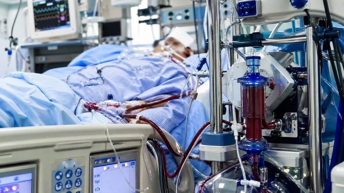 Người đ&agrave;n &ocirc;ng 40 tuổi sống s&oacute;t d&ugrave; tim ngừng đập hơn 40 giờ - Ảnh 1.