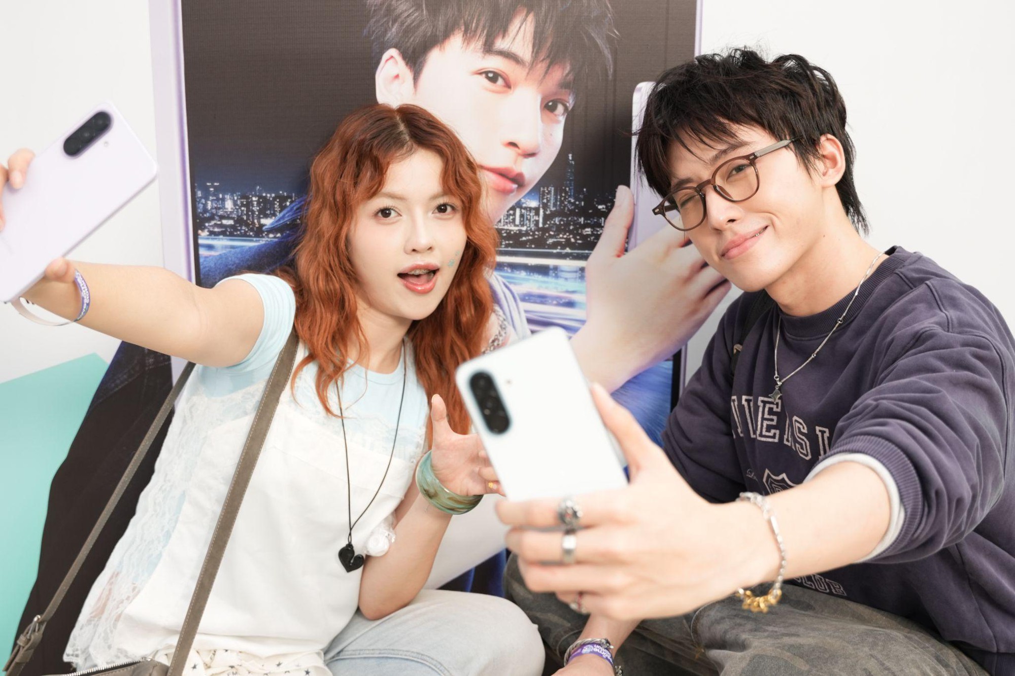 Đ&ecirc;m nhạc Awesome Vibe Station khuấy đảo Gen Z TP.HCM, t&iacute;n đồ Galaxy A57/A37 5G đổ về nườm nượp - Ảnh 7.