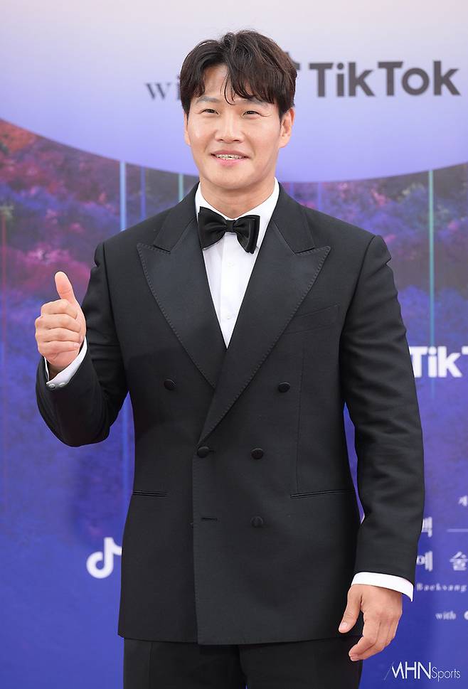 Ầm ĩ Kim Jong Kook (Running Man) bị Cha Tae Hyun tố kết h&ocirc;n giả ngay tr&ecirc;n truyền h&igrave;nh: &ldquo;T&ocirc;i kh&ocirc;ng tin cậu ta thật sự đ&atilde; cưới&rdquo;- Ảnh 2.