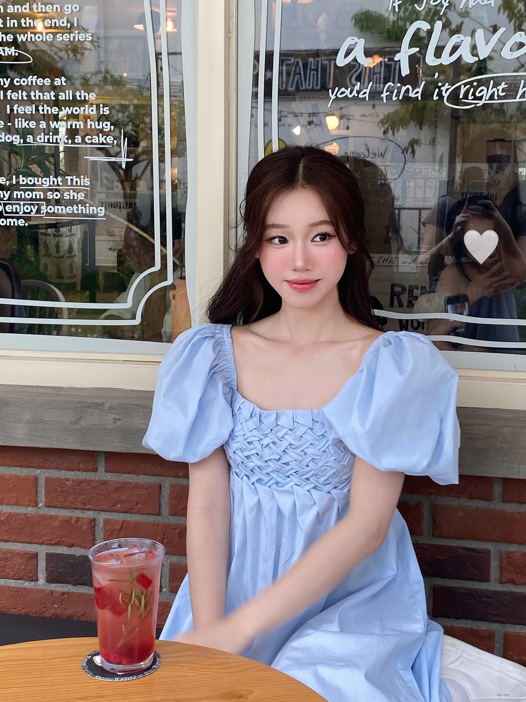 Mỹ nữ mặt "b&uacute;ng ra sữa" d&ugrave; đ&atilde; gần 30: Style điệu đ&agrave; chuẩn vibe c&ocirc; bạn g&aacute;i ngoan xinh y&ecirc;u- Ảnh 1.