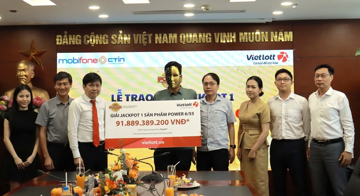 Đang chuẩn bị bữa tối, doanh nh&acirc;n nhận tin tr&uacute;ng độc đắc gần 92 tỷ đồng- Ảnh 1.