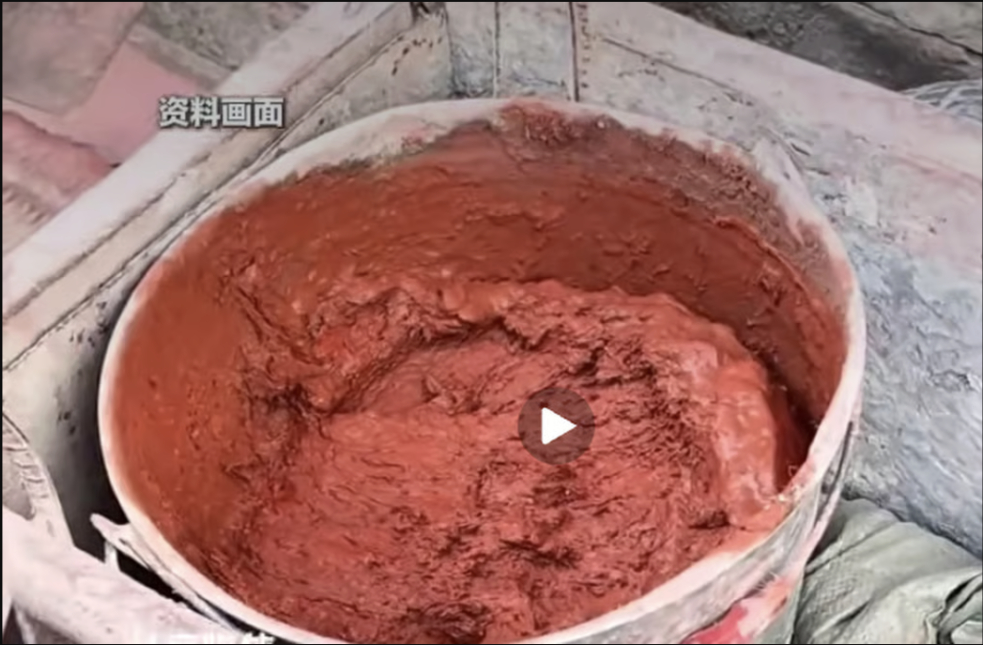 Sự thật sau những bức tường đỏ d&ugrave;ng 600.000 tấn m&aacute;u lợn "trừ t&agrave;" của Tử Cấm Th&agrave;nh- Ảnh 2.