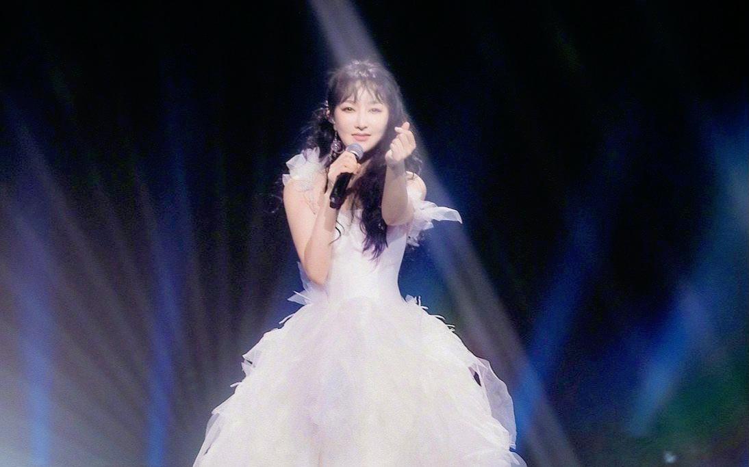 Đối thủ mới khiến Trang Ph&aacute;p dễ &ldquo;out game&rdquo;: C&oacute; hit để đời kh&ocirc;ng ai cover nổi, được quốc tế c&ocirc;ng nhận &ldquo;t&agrave;i năng nhất Trung Quốc&rdquo;- Ảnh 9.