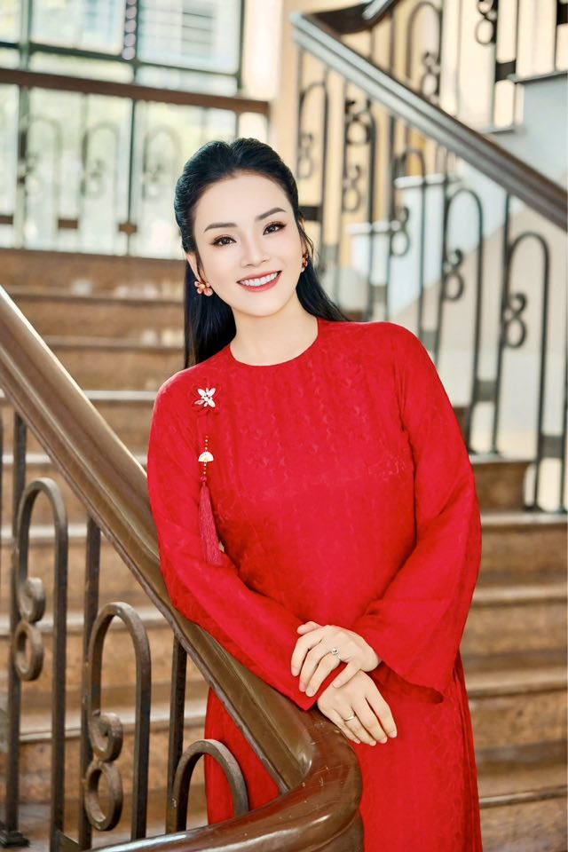 Nữ NSƯT, Trưởng khoa Thanh nhạc x&acirc;y biệt thự 1000m2 10 ph&ograve;ng ngủ ở Quảng Ninh, cưới một viện trưởng- Ảnh 1.