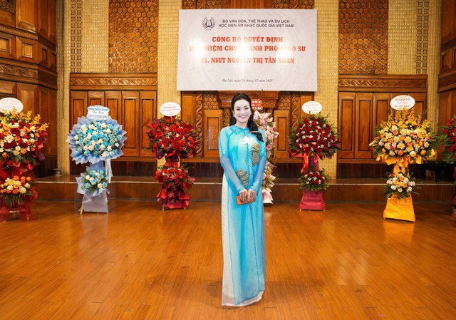 Nữ NSƯT, Trưởng khoa Thanh nhạc x&acirc;y biệt thự 1000m2 10 ph&ograve;ng ngủ ở Quảng Ninh, cưới một viện trưởng- Ảnh 2.