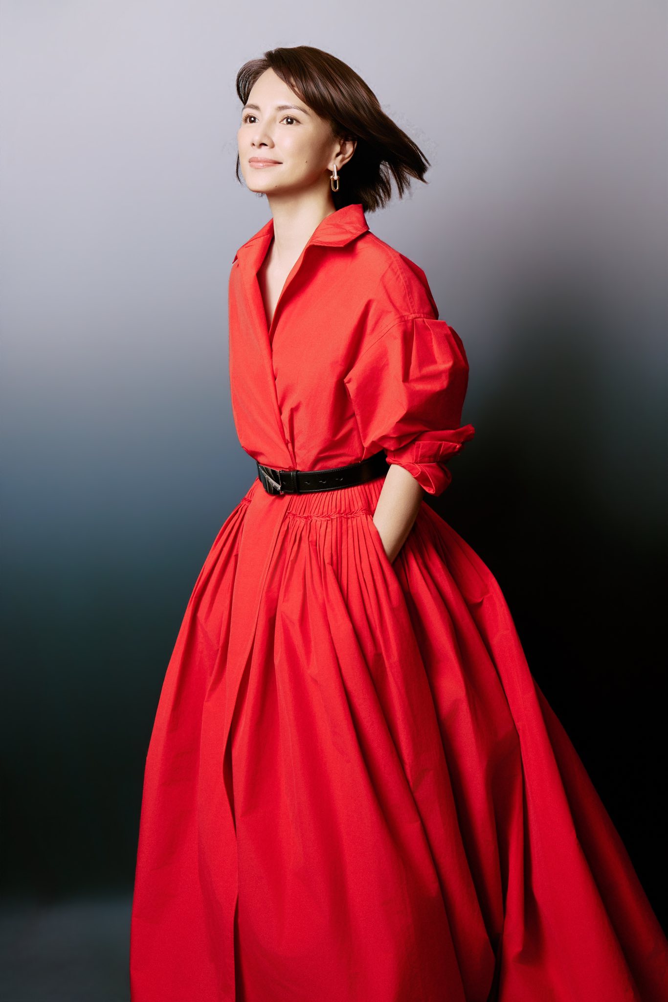 Ảnh hậu vứt bỏ h&agrave;o quang, nu&ocirc;i con ri&ecirc;ng như con ruột để nhận lại nụ h&ocirc;n c&ocirc;ng khai của chồng v&agrave; "tiểu tam" giữa phố đ&ocirc;ng- Ảnh 4.