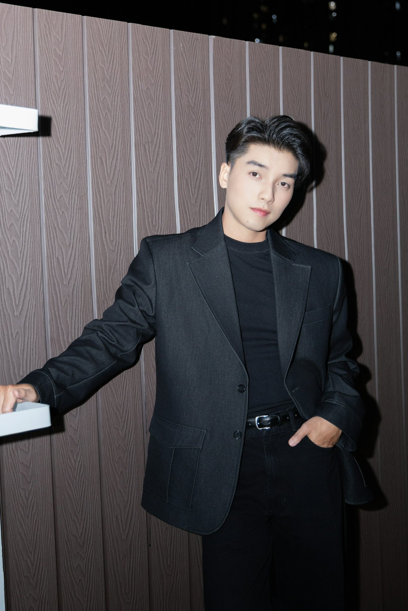 Mỹ c&oacute; Harry Potter th&igrave; Vbiz c&oacute; nam diễn vi&ecirc;n huyền thoại n&agrave;y: 20 năm chẳng chịu gi&agrave;, ở ẩn vẫn hot như thường- Ảnh 1.