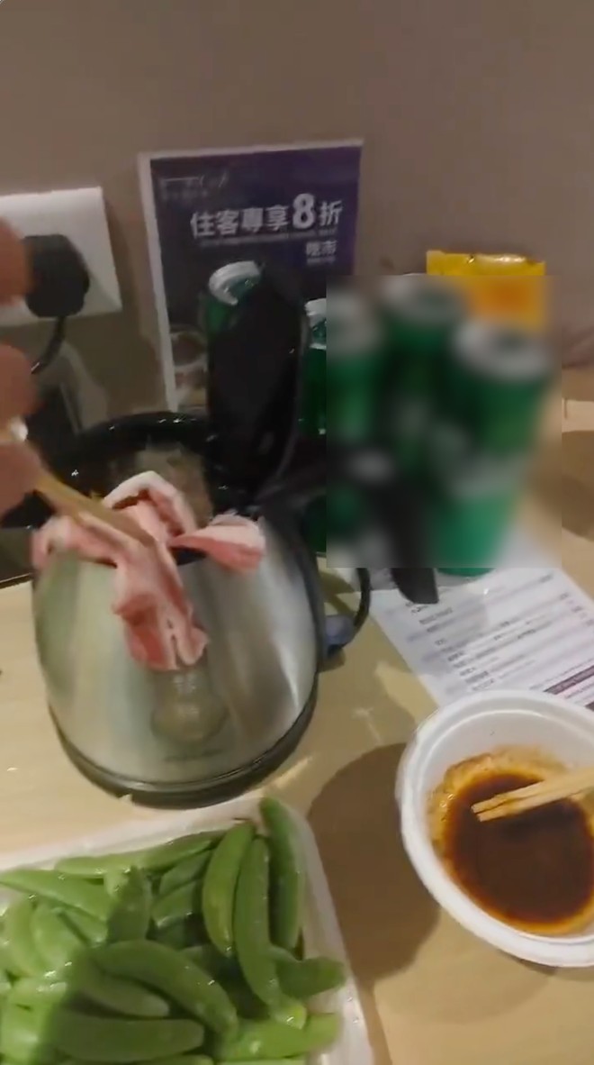 Ai đi kh&aacute;ch sạn dịp lễ 30/4 xin tuyệt đối đừng d&ugrave;ng ấm si&ecirc;u tốc- Ảnh 2.