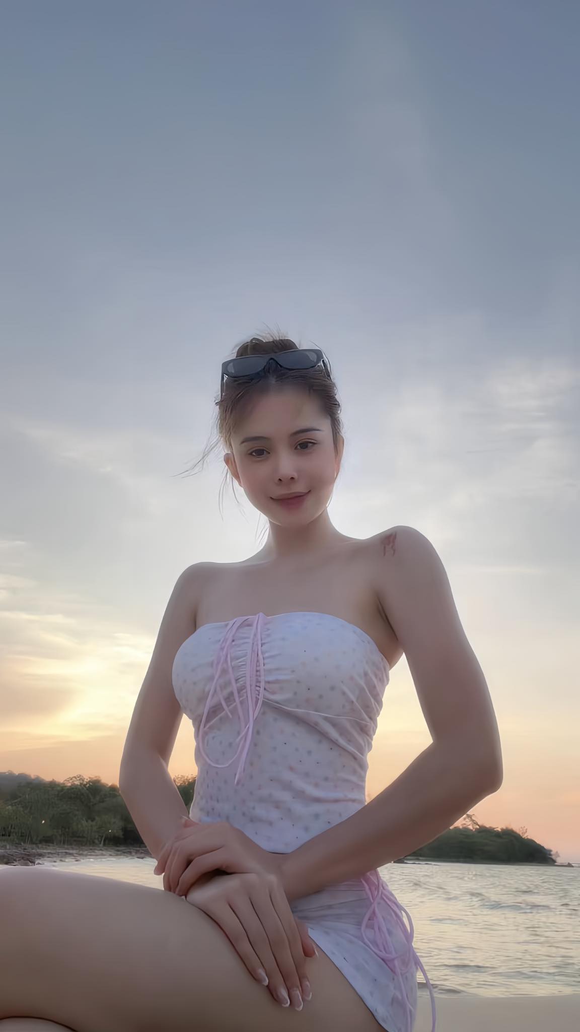 Trước H&agrave; M&ocirc;i, Andree từng t&igrave;nh bể b&igrave;nh v&agrave; "kho&aacute; m&ocirc;i" Phương Ly ở Ph&uacute; Quốc- Ảnh 2.