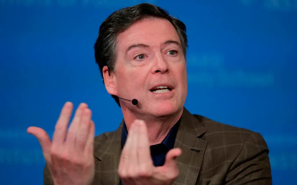 Cựu Gi&aacute;m đốc FBI bị buộc tội đe dọa t&iacute;nh mạng Tổng thống Trump - Ảnh 1.