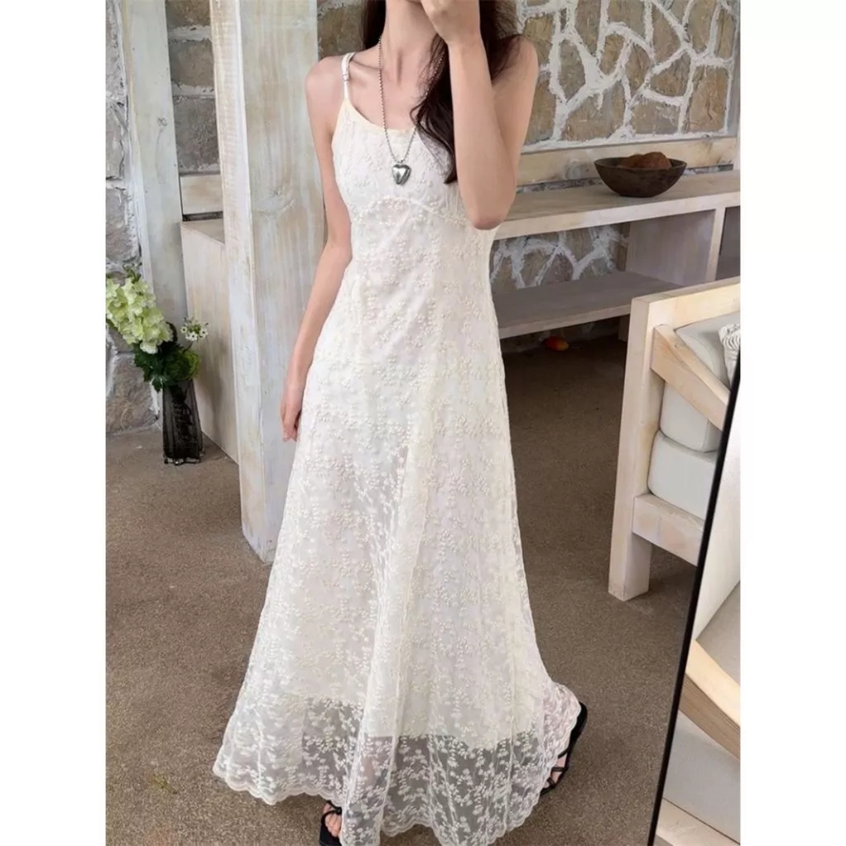 Gợi &yacute; trang phục ng&agrave;y lễ Quốc tế Lao động: Diện đồ nhẹ t&ecirc;nh nhưng vẫn &ldquo;đắt tiền&rdquo; như qu&yacute; c&ocirc; đi nghỉ dưỡng- Ảnh 7.