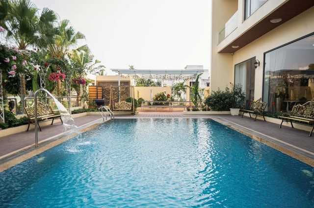 Nữ NSƯT, Trưởng khoa Thanh nhạc x&acirc;y biệt thự 1000m2 10 ph&ograve;ng ngủ ở Quảng Ninh, cưới một viện trưởng- Ảnh 5.