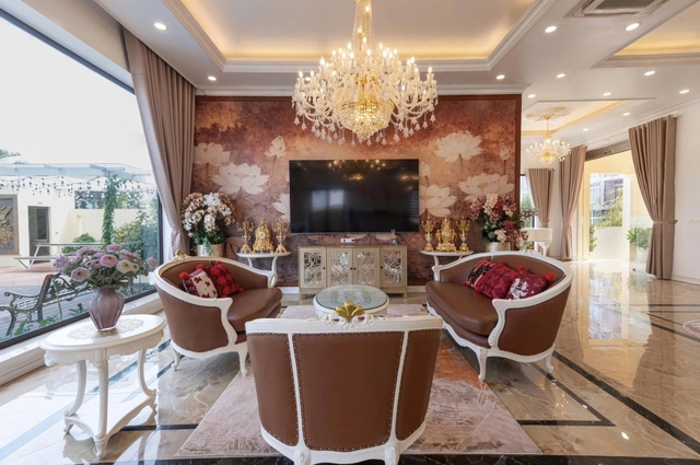 Nữ NSƯT, Trưởng khoa Thanh nhạc x&acirc;y biệt thự 1000m2 10 ph&ograve;ng ngủ ở Quảng Ninh, cưới một viện trưởng- Ảnh 6.