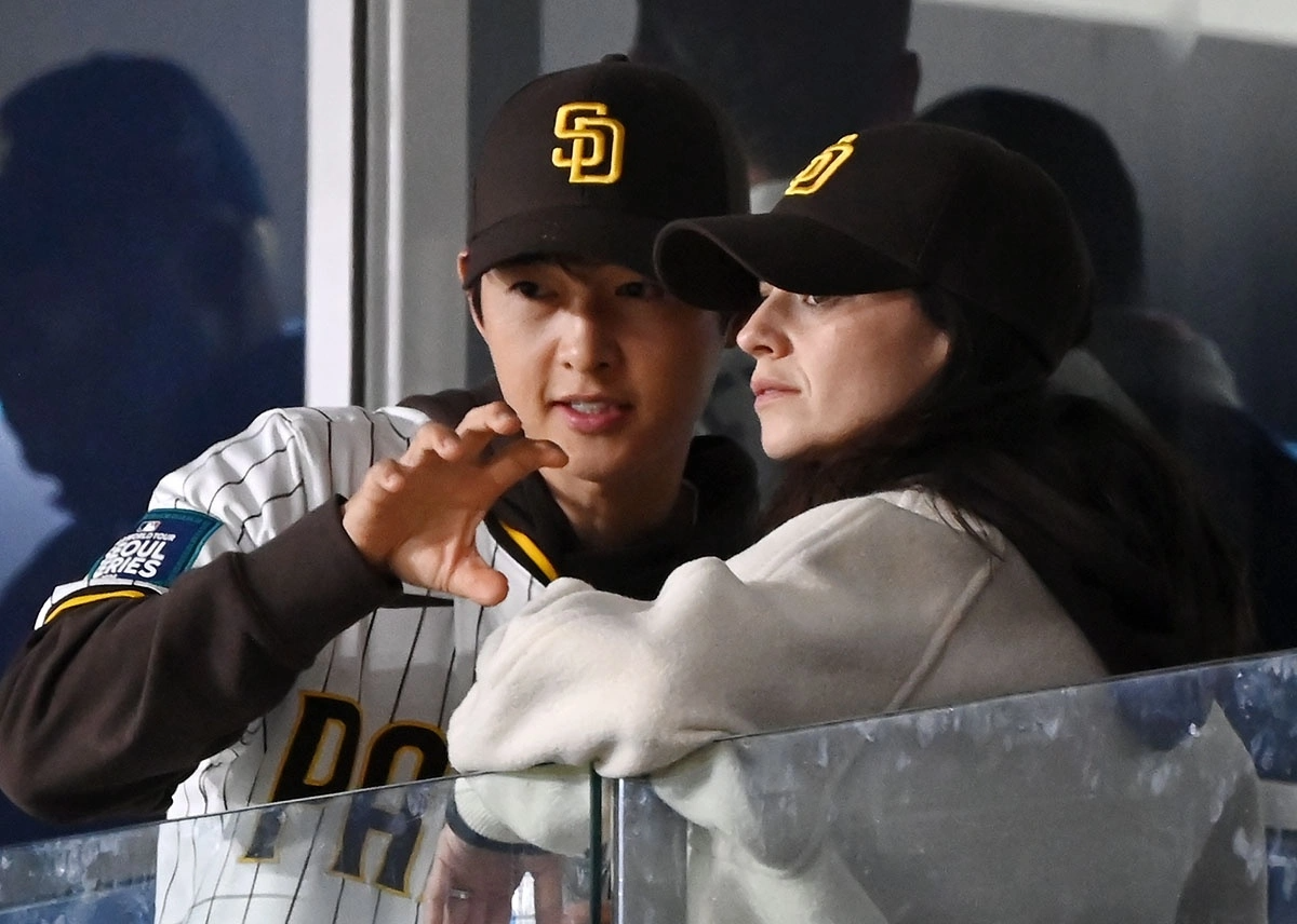 1,6 triệu người xem Song Joong Ki l&agrave;m &ocirc;ng bố mẫu mực nhất showbiz- Ảnh 4.