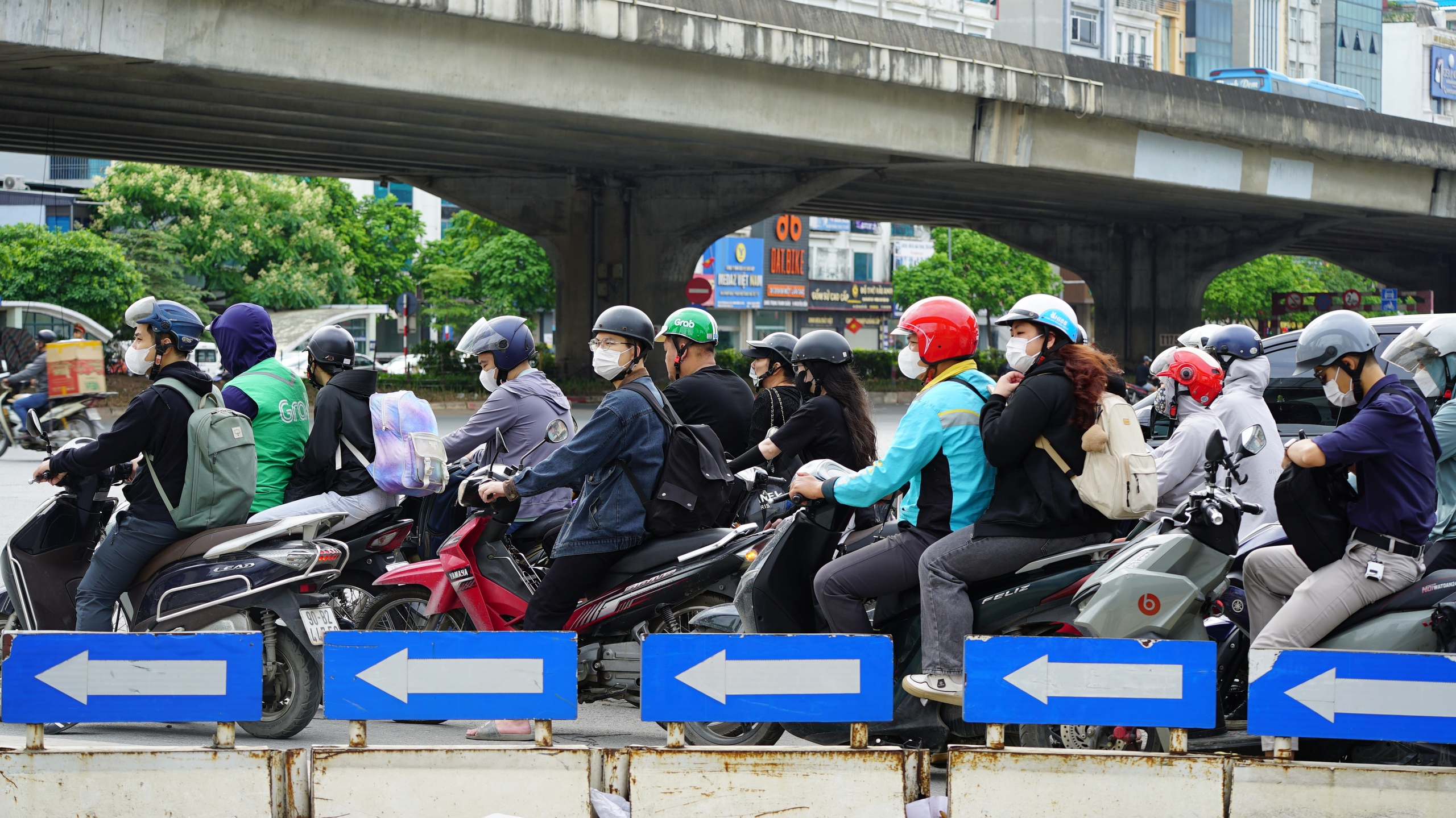 R&eacute;t N&agrave;ng B&acirc;n tr&agrave;n về đ&uacute;ng ng&agrave;y đi l&agrave;m cuối c&ugrave;ng trước dịp nghỉ lễ 30/4 - 1/5 - Ảnh 1.