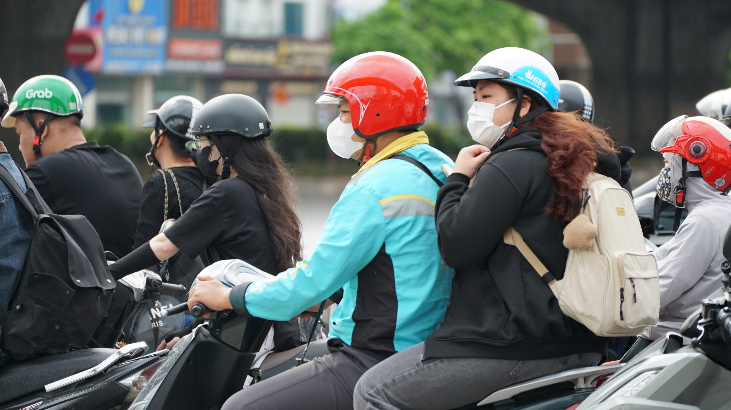 R&eacute;t N&agrave;ng B&acirc;n tr&agrave;n về đ&uacute;ng ng&agrave;y đi l&agrave;m cuối c&ugrave;ng trước dịp nghỉ lễ 30/4 - 1/5 - Ảnh 10.