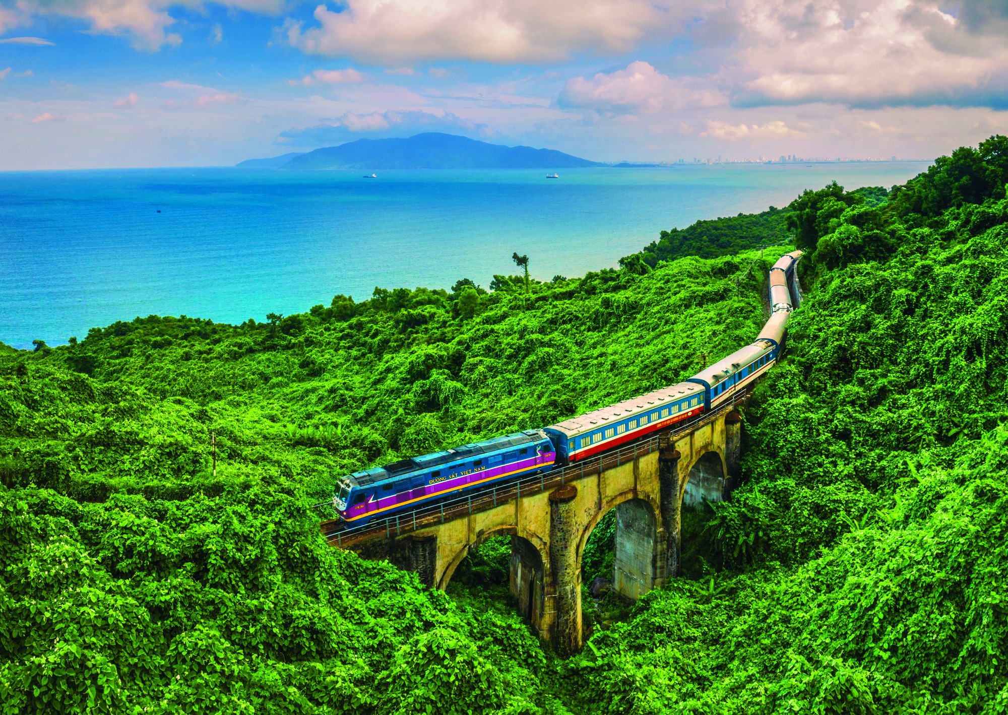 Tin rất vui: Từ th&aacute;ng 5, to&agrave;n bộ người d&acirc;n Việt Nam c&oacute; thể được giảm gi&aacute; 1 dịch vụ - Ảnh 1.