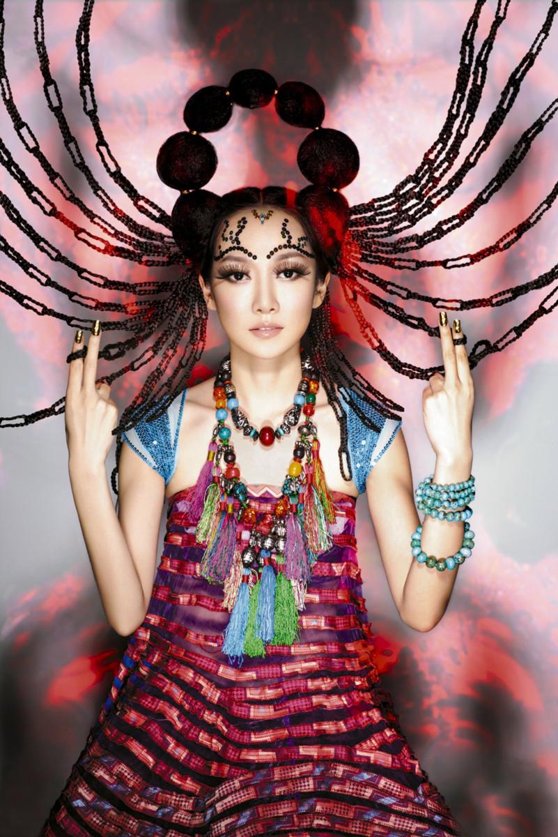 Đối thủ mới khiến Trang Ph&aacute;p dễ &ldquo;out game&rdquo;: C&oacute; hit để đời kh&ocirc;ng ai cover nổi, được quốc tế c&ocirc;ng nhận &ldquo;t&agrave;i năng nhất Trung Quốc&rdquo;- Ảnh 2.