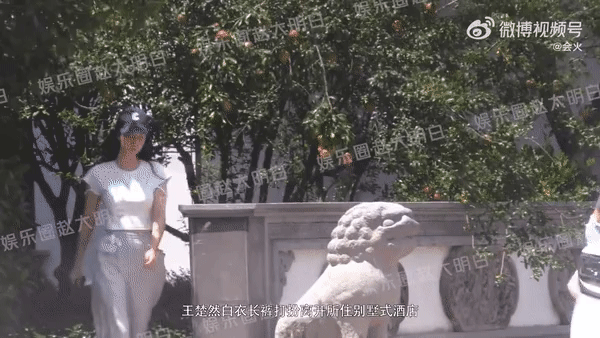 Cặp đ&ocirc;i đẹp nhất showbiz lộ clip v&agrave;o kh&aacute;ch sạn hẹn h&ograve; c&ograve;n sống chung quấn qu&yacute;t, ai d&egrave; chia tay bất th&igrave;nh l&igrave;nh- Ảnh 5.